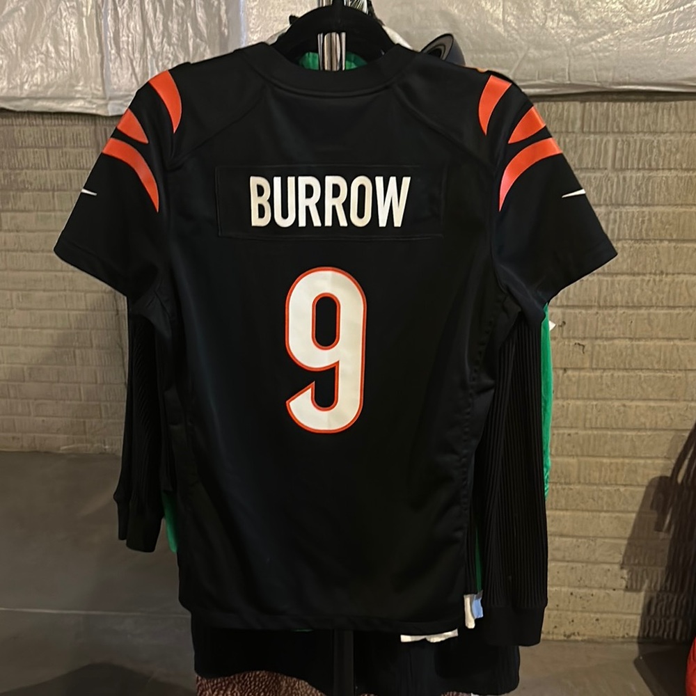 Nike Black and Orange Short Sleeve Jersey